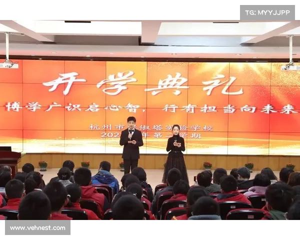 羽毛球世界冠军张蔚助阵申花主场,国歌领唱点燃荣耀时刻 羽毛球世界冠军张蔚助阵申花主场,国歌领唱点燃荣耀时刻