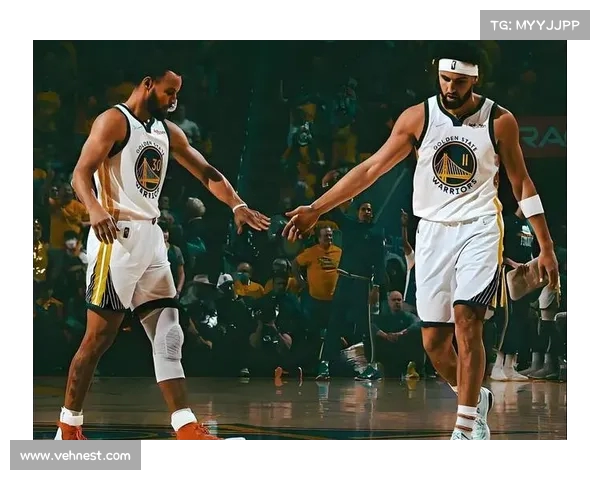 克莱远走达拉斯,水花兄弟终成对手:NBA历史的新篇章(克莱和库里为什么叫水花兄弟) 克莱远走达拉斯,水花兄弟终成对手:NBA历史的新篇章(克莱和库里为什么叫水花兄弟)